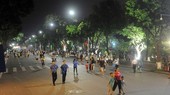 The pedestrian zone around Hoan Kiem Lake in downtown Hanoi (Photo: VNA)