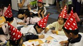 Children draw pictures at the event (Source: organising board)Children draw pictures at the event (Source: organising board)