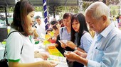 Citizens are learning information about recycling products in the Green Living Festival 2019