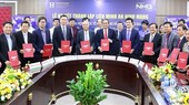 Presidents of universities at the signing ceremony (Photo: SGGP)