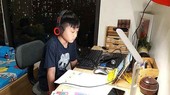 Students when learning in online classes are exposed to unhealthy content. (Photo: SGGP)