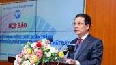 Minister of Information and Communications Nguyen Manh Hung delivered his speech in the conference. (Photo: SGGP)