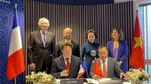 Vietnam, France agree to beef up cooperation in training civil servants