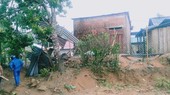 Whirlwind blows away at least 17 rooftops in Thua Thien- Hue