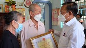 City leaders visit, wish typical old people longevity on Day of Elderly