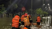 Sleepless night for people evacuation as severe flooding hits Central Vietnam