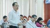 Ông Đinh Công Sỹ, Phó Chủ nhiệm Ủy ban Văn hóa, Giáo dục của Quốc hội phát biểu tại buổi làm việc