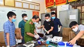职能部门在从欧洲空运到越南的奶粉罐中发现毒品。
