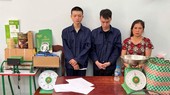 被抓获的三名毒贩嫌疑人。