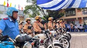 市公安厅所属陆路与铁路交警科与平政县公安、市交通运输厅监察署配合,开展在50号国道监察、处理违反交规行为。