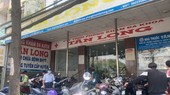 警方对“新隆”全科诊所进行搜查违规证据。(图:P.T)