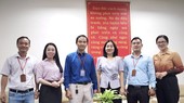 本报领导与平阳省省委宣教处会晤
