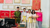 Lâm Đồng: Khen thưởng 3 nữ sinh nhặt được tài sản đánh rơi