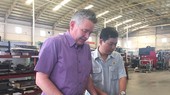 A foreign worker at Ben Thanh Rubber Company (Photo: SGGP)