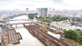 The construction site of an item to prevent tidal water from the Saigon river from entering Te, Doi, Tau Hu and Ben Nghe canals (Photo: SGGP)