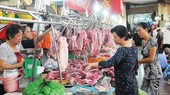 Consumers’ pork demand is still high despite price hike trend (Photo: SGGP)