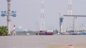 Work started on Ben Luc-Long Thanh expressway spanning over Soai Rap river in HCMC, it is expected to open a new trade direction between the Mekong Delta and the Southeastern region (Photo: SGGP)