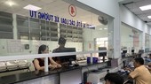 People click to choose a random number plate at the Unit of Registration and Management of Road Motor Vehicles (under PC08).