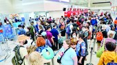Đại lý bán vé máy bay đột ngột 'xả hàng' trước ngày 30-4 và 1-5