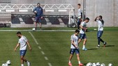 Cầu thủ Bayern Munich đang tập luyện chờ ngày trở lại.