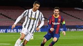 Cristiano Ronaldo che mờ Lionel Mesi để giúp Juventus vươn lên chiếm ngôi đầu bảng. Ảnh: Getty Images