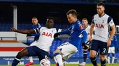 Bernard ghi bàn trong hiệp phụ giúp Everton ngược dòng vào tứ kết. Ảnh: Getty Images