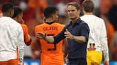 HLV Frank de Boer thận trọng cảnh báo về sự tập trung khi đội sớm giành vé. Ảnh: Getty Images