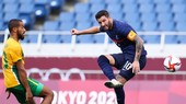 Andre-Pierre Gignac đã tỏa sáng giúp Pháp giữ hy vọng vào tứ kết.