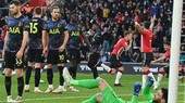 Harry Kane và Tottenham chia điểm trước 10 cầu thủ Southampton. Ảnh: Getty Images