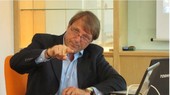 Chuyên gia điền kinh người Đức, ông Gunter Lange.