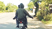 Phạt hơn 15 triệu đồng 3 đối tượng rải tờ rơi tại Huế