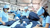 Gần 10 tỷ đồng chăm lo công nhân lao động