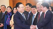 Chủ tịch Quốc hội Vương Đình Huệ và các đại biểu dự buổi gặp mặt