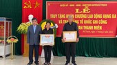 Trao bằng Tổ quốc ghi công cho Chủ tịch xã qua đời khi giúp dân trong lũ