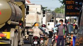 Giao thông tại “nút thắt cổ chai” cầu An Cư luôn trong tình trạng ùn ứ nghiêm trọng