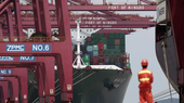 Cảng Ningbo-Zhoushan của Trung Quốc đã đóng cửa vô thời hạn một trong những bến cảng của họ sau khi một công nhân dương tính với Covid-19. Ảnh: Reuters