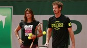 Trong quá trình làm việc với Amelie Mauresmo (trái), Andy Murray nhận những lời lẽ không hay từ dư luận.