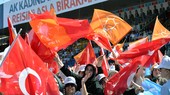 Người dân Thổ Nhĩ Kỳ tham gia các cuộc mít tinh vận động tranh cử ở Ankara