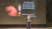 Bộ trưởng Bộ GTVT, Phó Chủ tịch thường trực Uỷ ban ATGT Quốc gia Nguyễn Văn Thắng phát biểu tại Lễ tưởng niệm. Ảnh: VOV