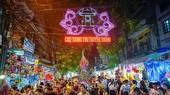 Hanoians enjoy early mid-autumn festival