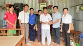 Báo SGGP trao 17 triệu đồng cho người đàn ông không có tiền chạy thận