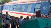 Đoàn tàu khách gặp nạn khi vừa rời ga Huế khiến hành khách hoảng loạn