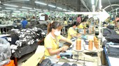 May xuất khẩu tại Tổng Công ty Phong Phú, TP Thủ Đức Ảnh: CAO THĂNG