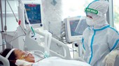 Trang bị thiết bị mới, hiện đại sẽ giúp việc điều trị bệnh nhân được thuận lợi hơn tại Bệnh viện Hồi sức Covid-19, TP Thủ Đức, TPHCM. Ảnh: HOÀNG HÙNG