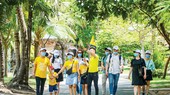 Khách du lịch tham quan sau khi nhiều tỉnh, thành gỡ bỏ giãn cách.