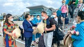 Xung đột giữa Nga - Ukraine, cảnh báo của CDC Mỹ và quy định mới nhất của Bộ Y tế Việt Nam sẽ là nỗi lo cho ngành du lịch trước ngày mở cửa 15-3.