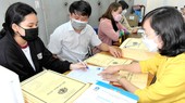 Phụ huynh được hướng dẫn về xét tuyển lớp 10 GDTX tại Trung tâm GDTX Chu Văn An