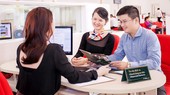 Giao dịch tại một ngân hàng ở TPHCM