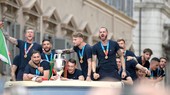 Azzurri diễu hành mừng chiến thắng