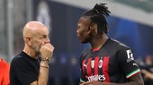 HLV Stefano Pioli và tiền đạo Rafael Leao